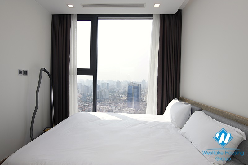 Modern 2-bedroom apartment with beautiful view in Vinhomes Metropolis