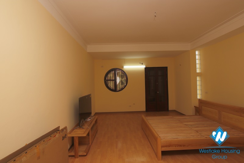 Spacious 3-bedroom house with a nice court yard for rent in Ba Dinh