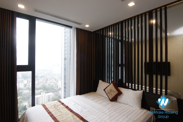 Elegant Japanese style apartment in Vinhomes Metropolis for rent 