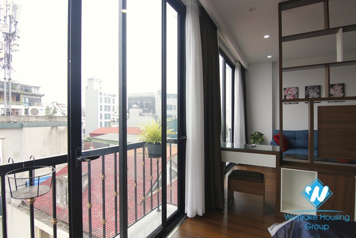 A beautiful shiny studio apartment with sweet balcony for rent on Ba Dinh	