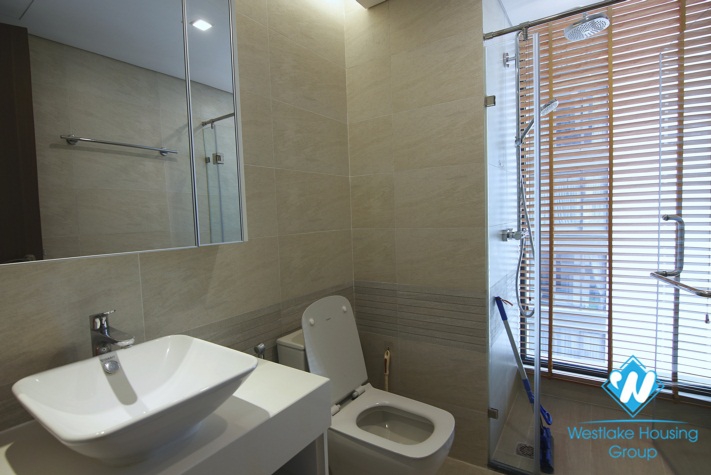 A nice quality apartment with huge balcony for rent on Vinhome Metropolis.