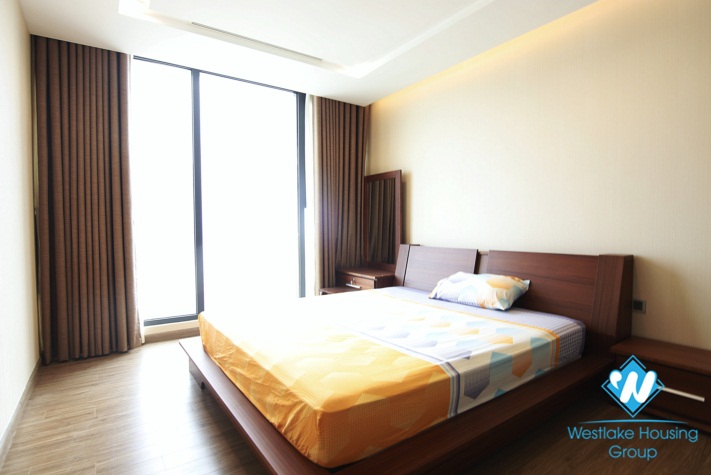 A nice quality apartment with huge balcony for rent on Vinhome Metropolis.