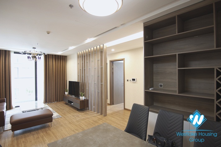 A nice quality apartment with huge balcony for rent on Vinhome Metropolis.