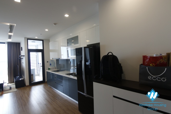 Spacious one bedroom apartment for rent in Vinhome Metropolis, Ba Dinh