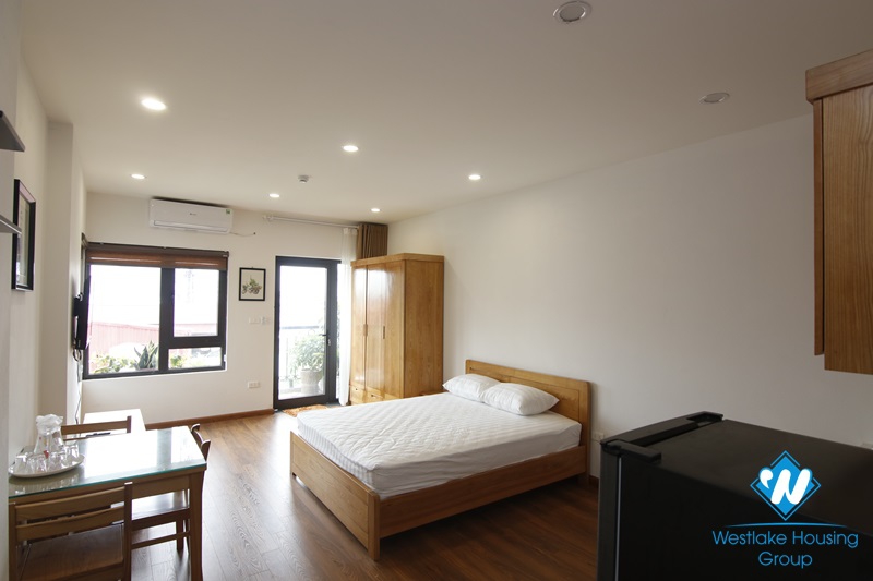 Bright studio apartment with a balcony on Nui Truc, Ba Dinh