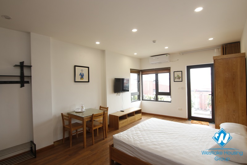 Bright studio apartment with a balcony on Nui Truc, Ba Dinh