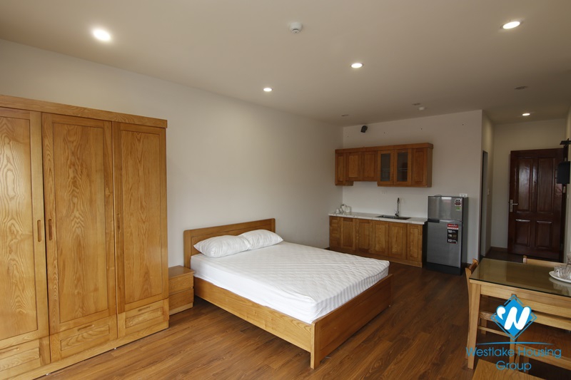 Bright studio apartment with a balcony on Nui Truc, Ba Dinh