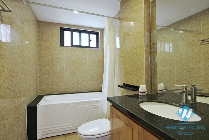 Bright 2 bedrooms apartment for rent in Xuan Dieu st, Tay Ho