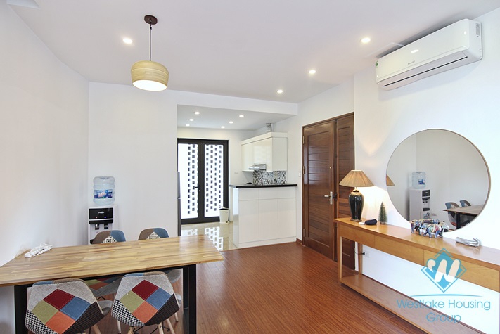 Bright 2 bedrooms apartment for rent in Xuan Dieu st, Tay Ho