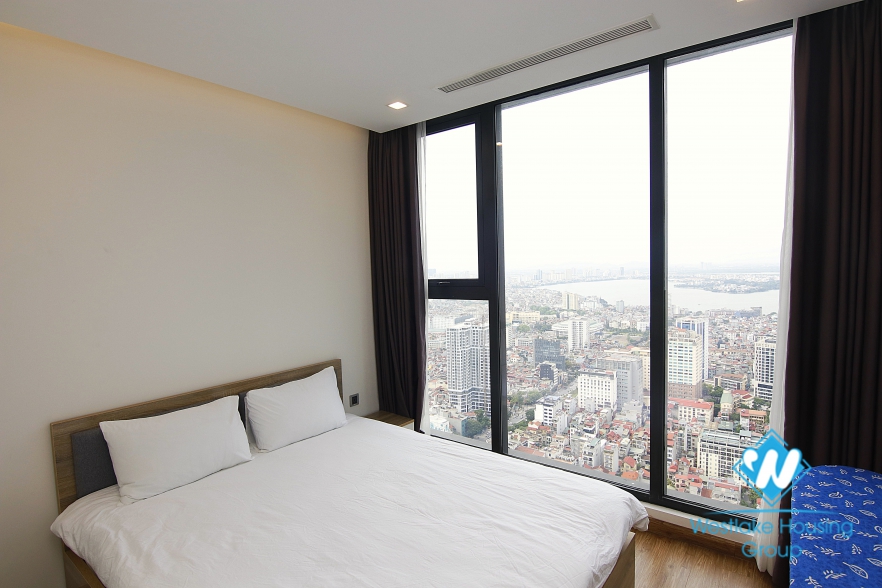 A beautiful 2 bedroom apartment for rent in Vinhomes Metropolis