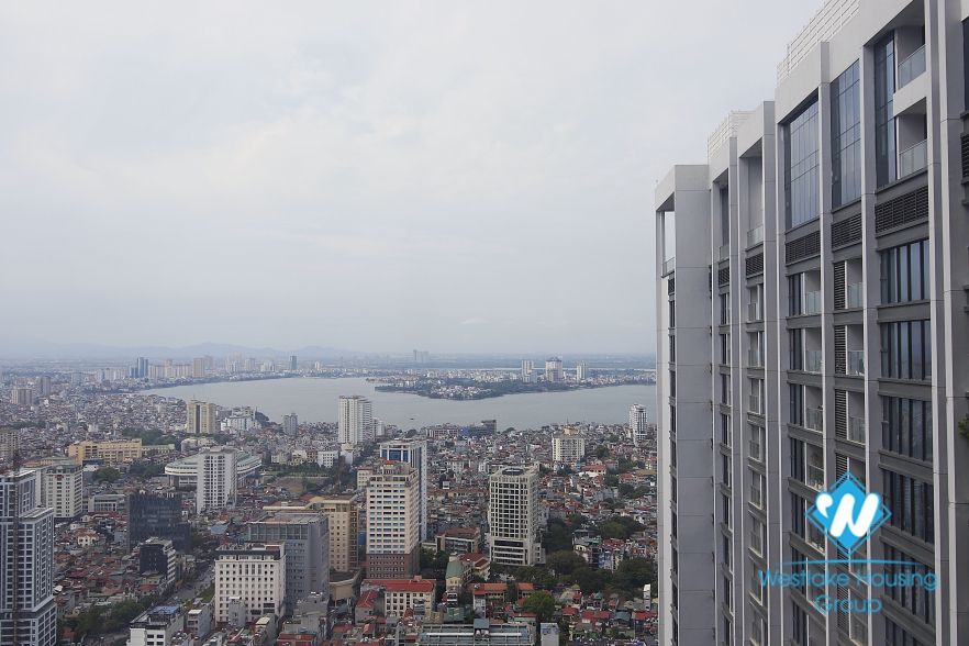A beautiful 2 bedroom apartment for rent in Vinhomes Metropolis