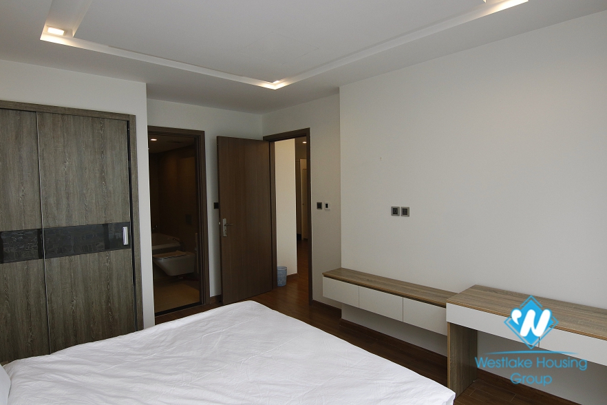 A beautiful 2 bedroom apartment for rent in Vinhomes Metropolis