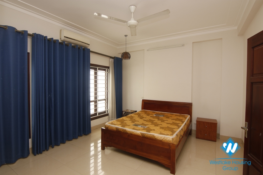 A cozy house with good lighting for rent on Dao Tan street