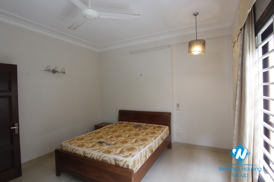 A cozy house with good lighting for rent on Dao Tan street