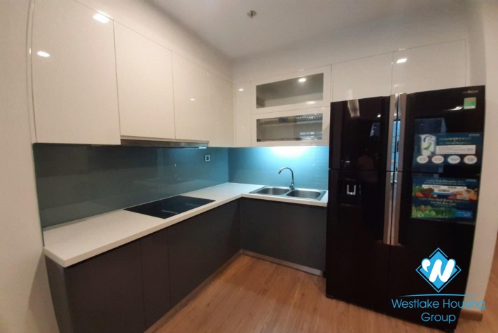 An affordable 2 bedroom apartment for rent in Vinhomes Metropolis