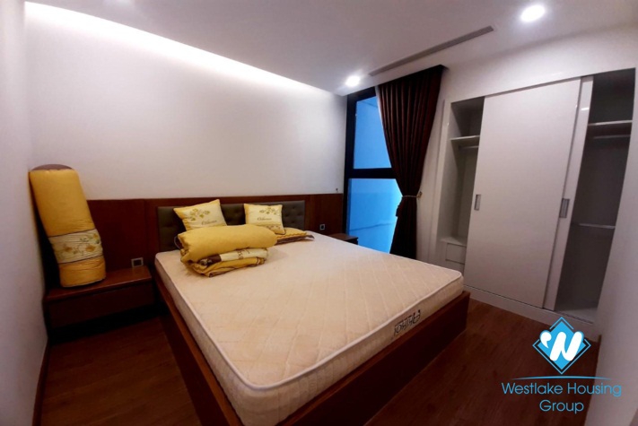 An affordable 2 bedroom apartment for rent in Vinhomes Metropolis