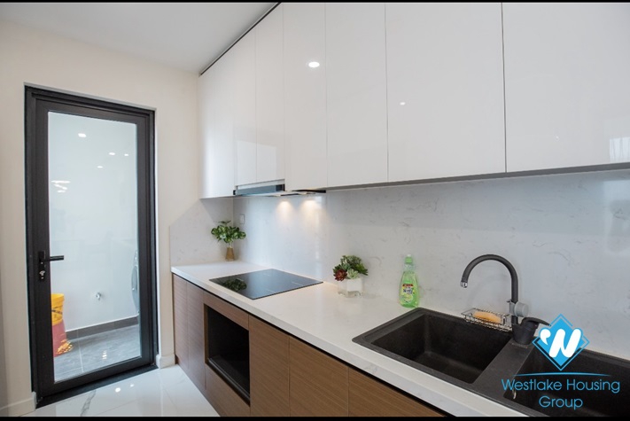 A luxurious 3 bedroom apartment for rent in Sunshine City near Ciputra 