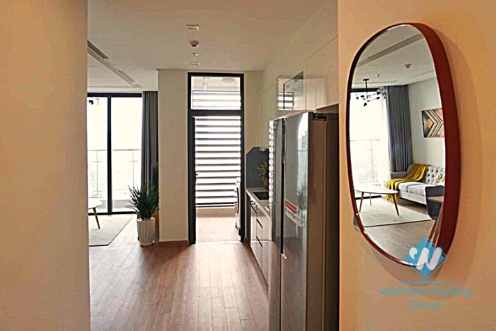 A beautiful 2 bedroom apartment for rent in Vinhome, Lieu giai, Ba dinh