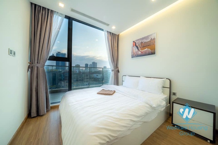 Nicely furnished 2 bedroom apartment for rent in Vinhome metropolis, Ba dinh
