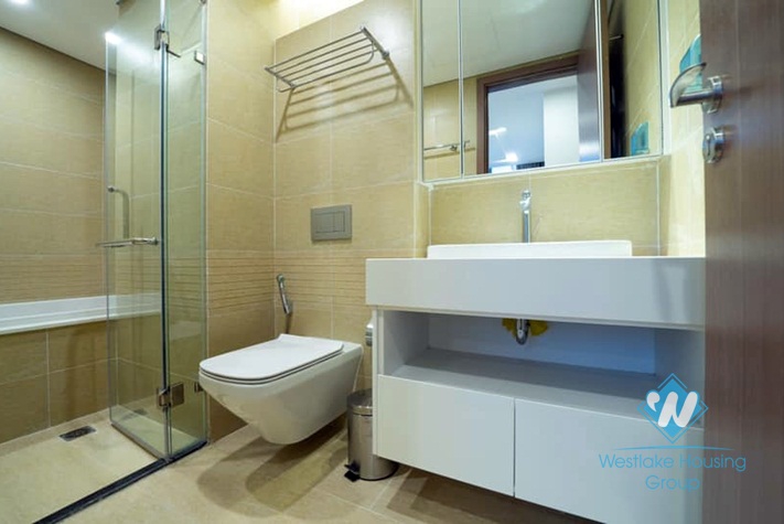 Nicely furnished 2 bedroom apartment for rent in Vinhome metropolis, Ba dinh