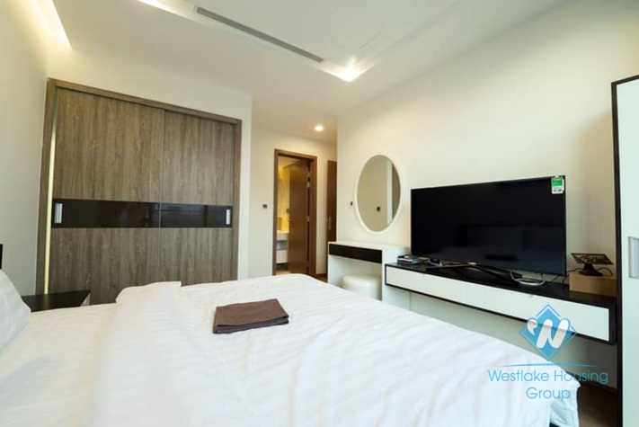 Nicely furnished 2 bedroom apartment for rent in Vinhome metropolis, Ba dinh