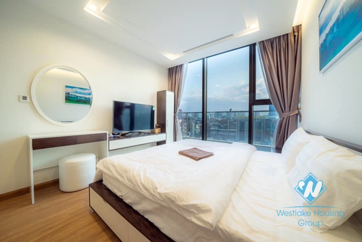 Nicely furnished 2 bedroom apartment for rent in Vinhome metropolis, Ba dinh