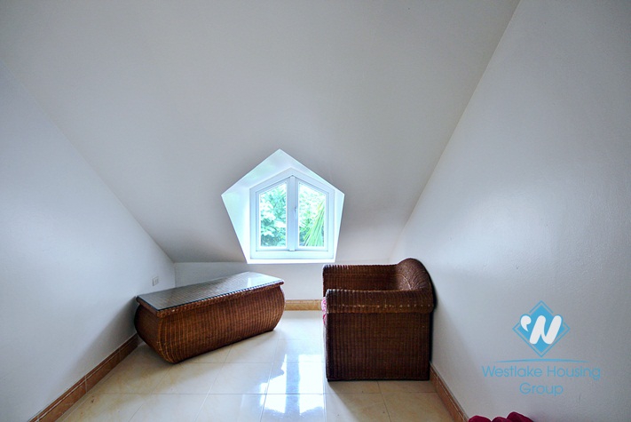 An afforable 3 bedroom house for rent in Xuan dieu, Tay ho, Ha noi