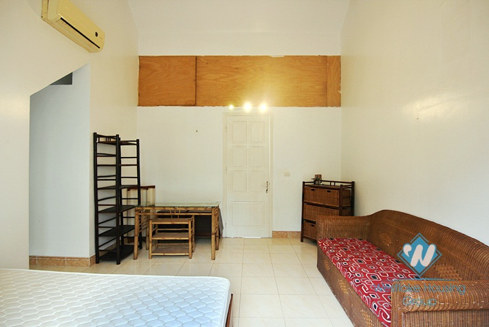 An afforable 3 bedroom house for rent in Xuan dieu, Tay ho, Ha noi