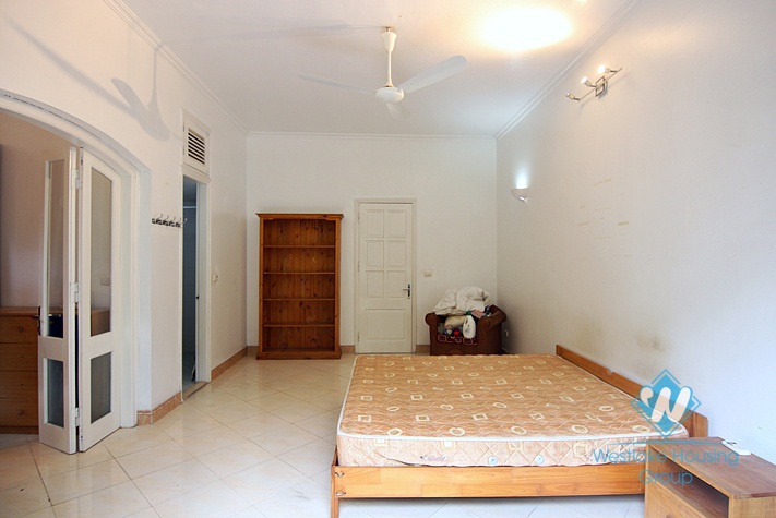 An afforable 3 bedroom house for rent in Xuan dieu, Tay ho, Ha noi