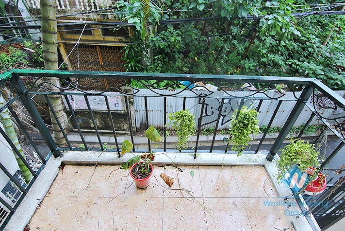An afforable 3 bedroom house for rent in Xuan dieu, Tay ho, Ha noi