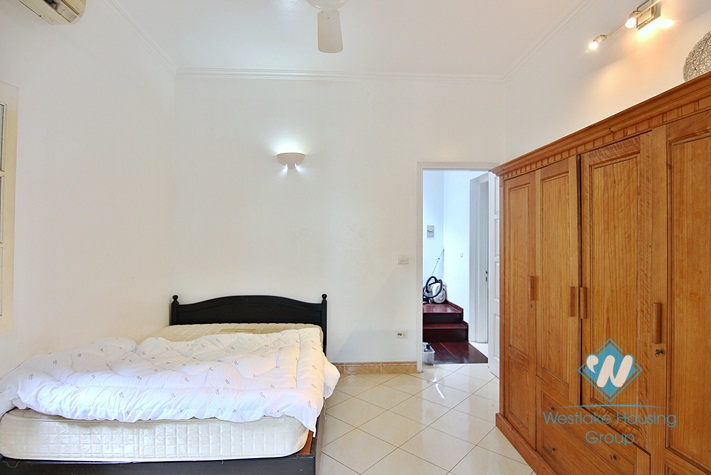 An afforable 3 bedroom house for rent in Xuan dieu, Tay ho, Ha noi