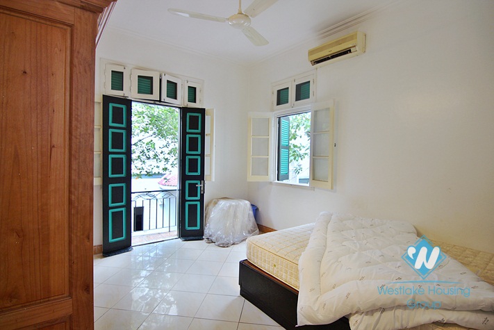 An afforable 3 bedroom house for rent in Xuan dieu, Tay ho, Ha noi