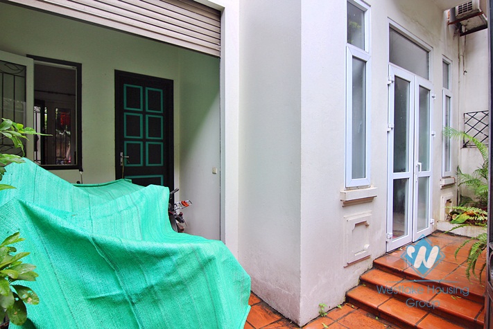 An afforable 3 bedroom house for rent in Xuan dieu, Tay ho, Ha noi