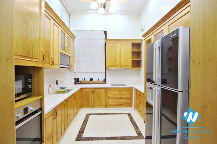 Unfurnished house is available for rent in Tay Ho, Hanoi