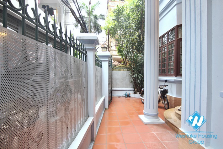 Unfurnished house is available for rent in Tay Ho, Hanoi