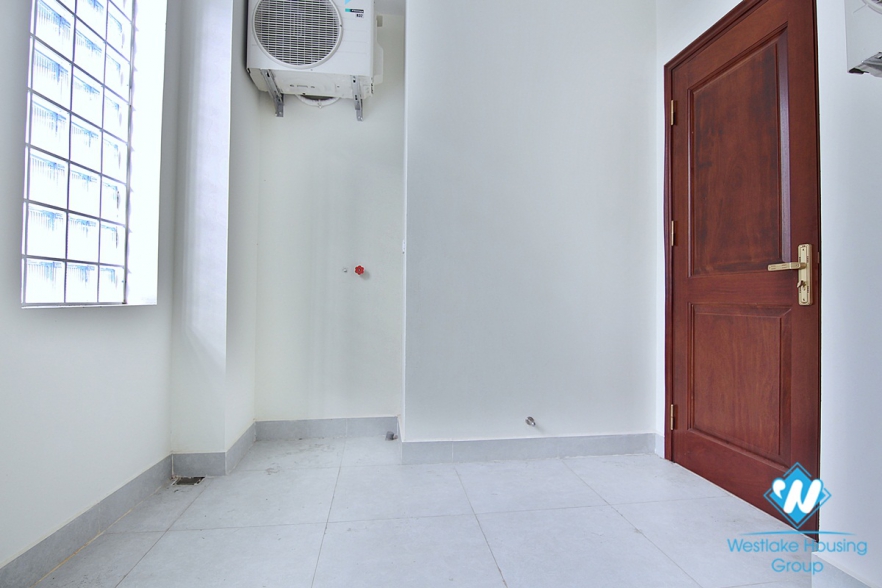 Gorgeous lake view apartment for rent on Quang An street, Tay Ho