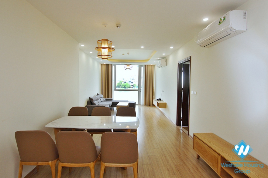 Gorgeous lake view apartment for rent on Quang An street, Tay Ho