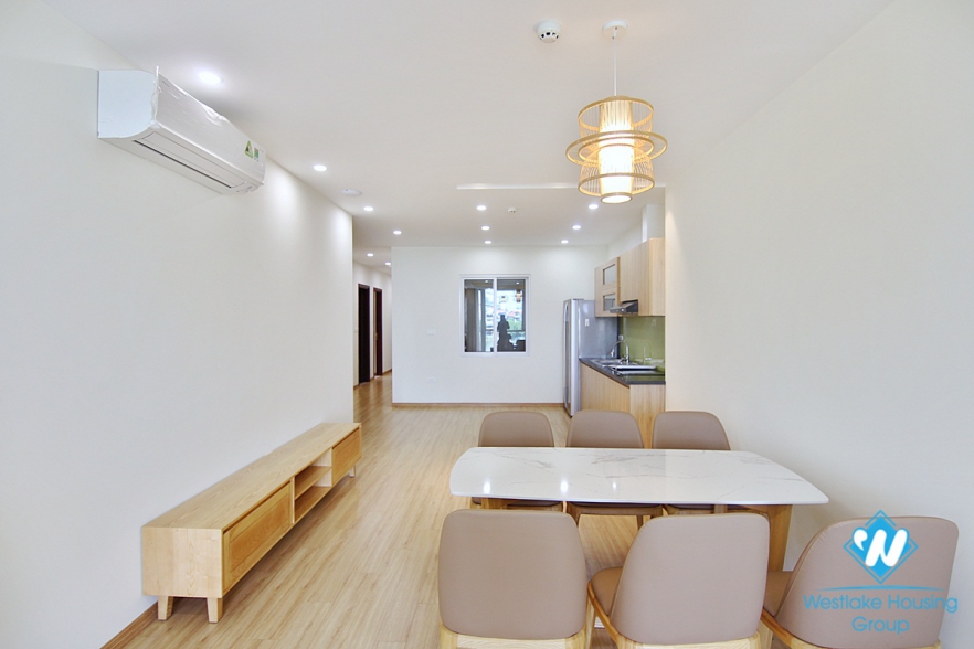 Gorgeous lake view apartment for rent on Quang An street, Tay Ho