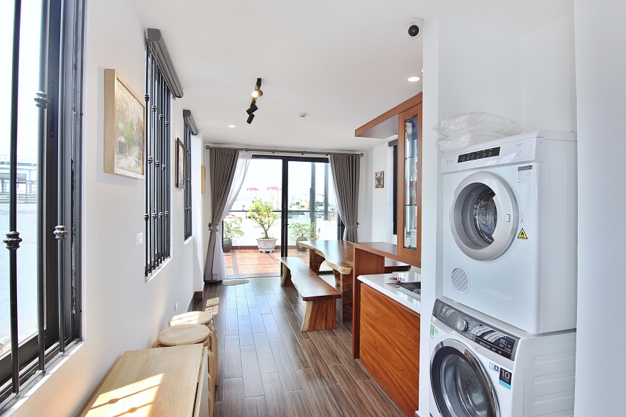 Newly and bright studio for rent in Trinh cong son, Tay ho, Ha noi