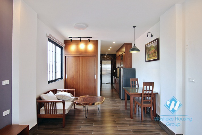 Newly and bright studio for rent in Trinh cong son, Tay ho, Ha noi