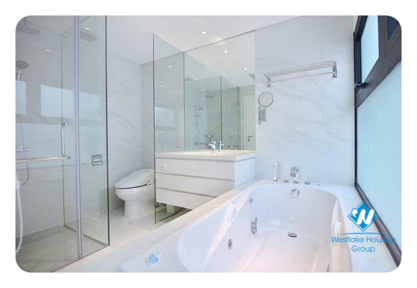 Absolutely stunning 2-bedroom apartment on To Ngoc Van Str