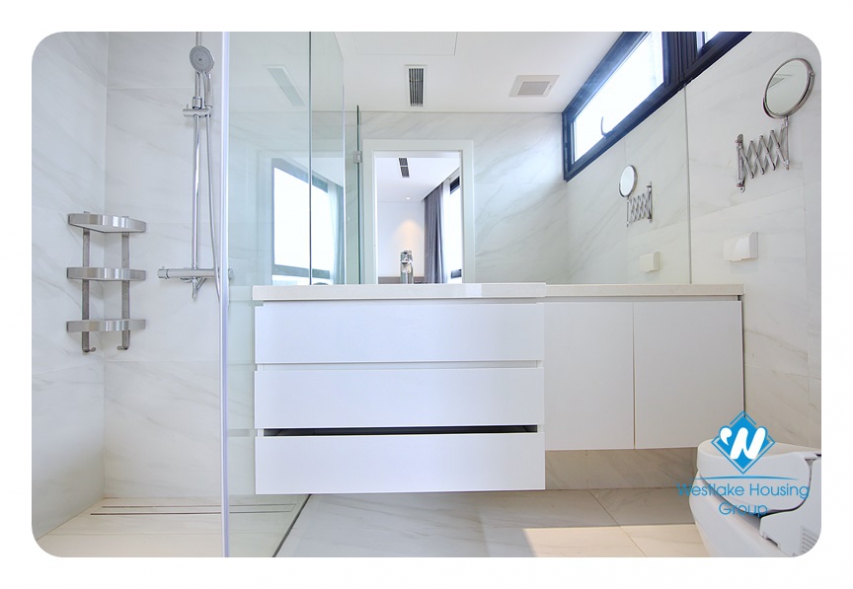 Absolutely stunning 2-bedroom apartment on To Ngoc Van Str