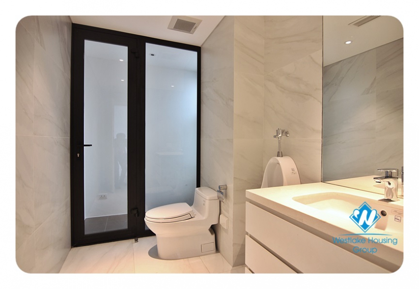Absolutely stunning 2-bedroom apartment on To Ngoc Van Str