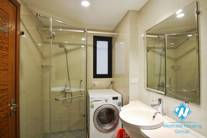 An extremely gorgeous 2 bedroom apartment for rent on Xuan Dieu street. 