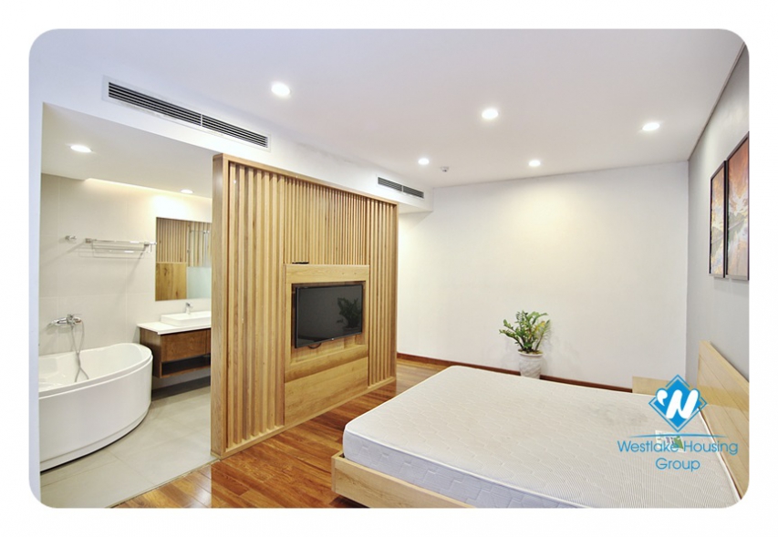 Beautiful bright 2-bedroom apartment on Tu Hoa Street, Tay Ho, Ha Noi