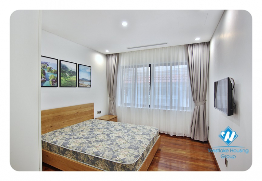 Beautiful bright 2-bedroom apartment on Tu Hoa Street, Tay Ho, Ha Noi