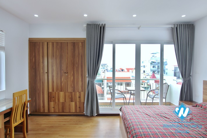 Rooftop 1 bedroom apartment with city and lakeview