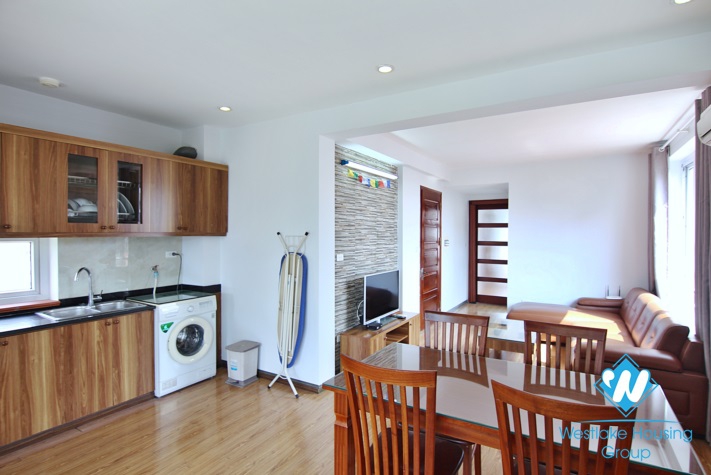 Rooftop 1 bedroom apartment with city and lakeview