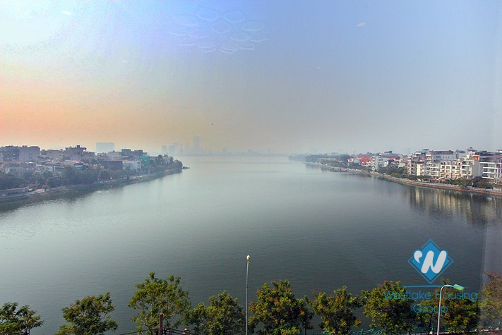 A brand new 2 bedroom apartment with lake view in Xuan Dieu, Tay Ho