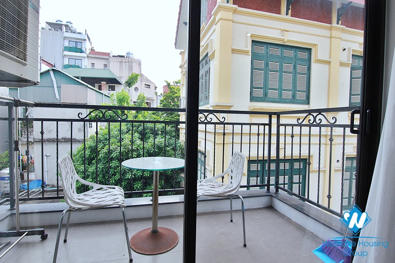 Absolutely stunning 1-bedroom apartment with a big balcony in Yen Phu 